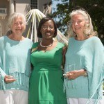 Marsha Stringer, WC '96, BU '03, '05 awards Carolyn Walter Darke, left, and Camille Walter Ashcraft the Outstanding Alumni Award. 2016 Alumnae Reunion Weekend