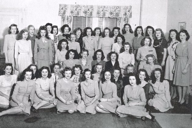 1945 Alpha Chi Omega sisters