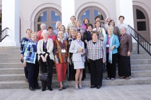 Classes of 1960-1969 pose for a photo during the 2017 Alumnae Reunion Weekend at Brenau University, Saturday, April 08, 2017. (Photo/ John Roark for Brenau University)