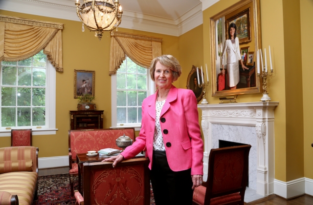 Mary Ross, WC ’58, at the South Carolina Governor’s Mansion. (Gerry Melendez/For Brenau University)