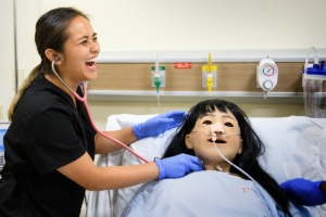 A student uses the simulation lab.